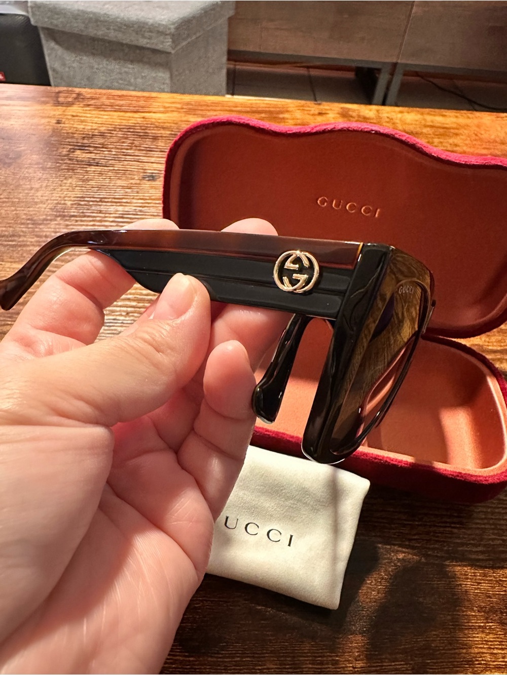Gucci Black Square Sunglasses with Tortoiseshell Temples - Picture 5 of 8